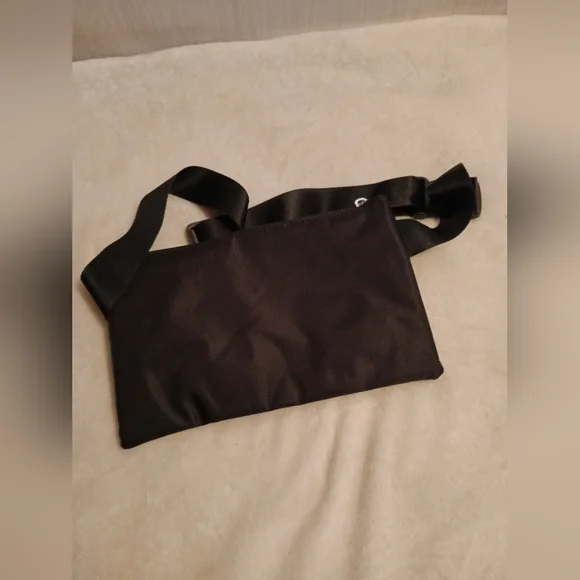 Vintage Walt Disney World  2011 waist bag - Picture 2 of 6